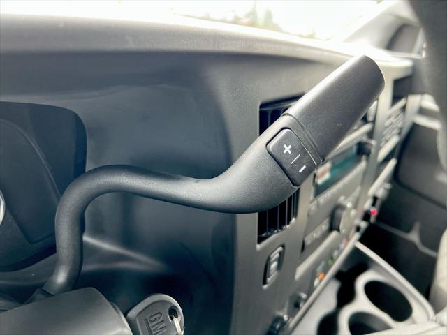 2025 GMC Savana Cutaway Work Van