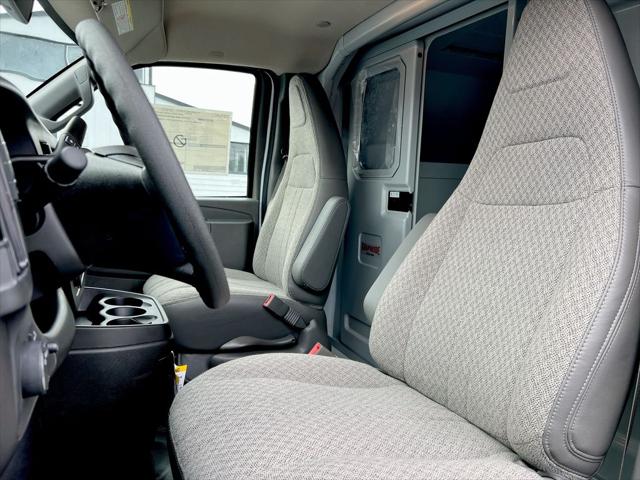 2025 GMC Savana Cutaway Work Van