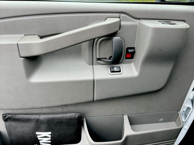 2025 GMC Savana Cutaway Work Van
