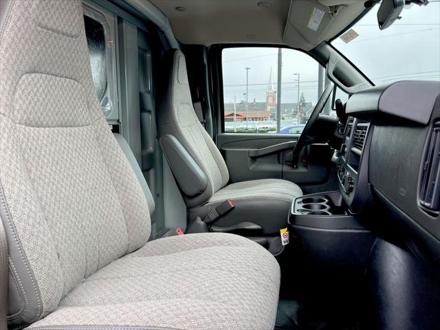 2025 GMC Savana Cutaway Work Van