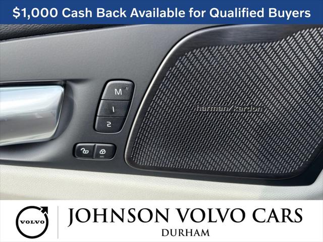 2026 Volvo XC60 Plug-In Hybrid Ultra, T8 AWD Electric/Gasoline, Dark