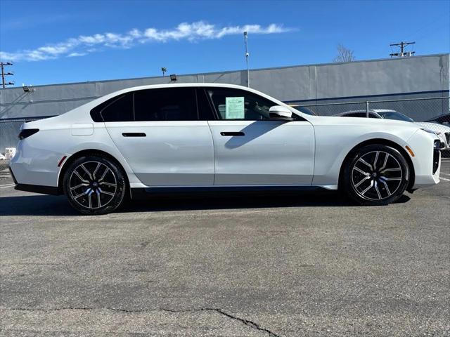 2025 BMW 750e xDrive