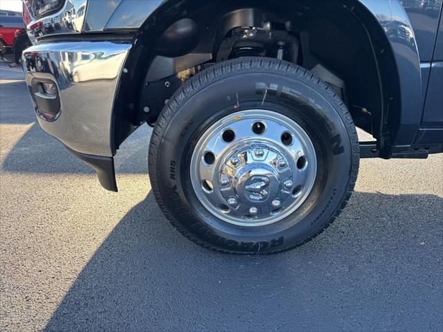 2026 RAM Ram 3500 Chassis Cab RAM 3500 BIG HORN CREW CAB CHASSIS 4X4 60 CA