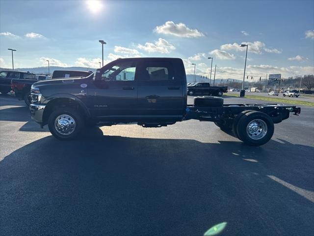 2026 RAM Ram 3500 Chassis Cab RAM 3500 BIG HORN CREW CAB CHASSIS 4X4 60 CA