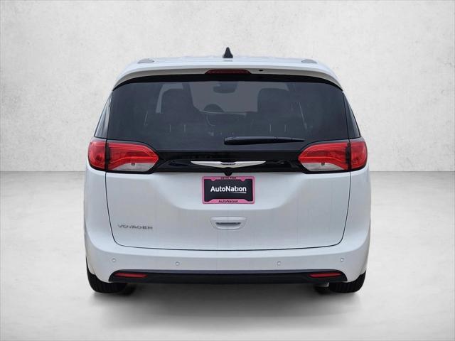 2025 Chrysler Voyager LX