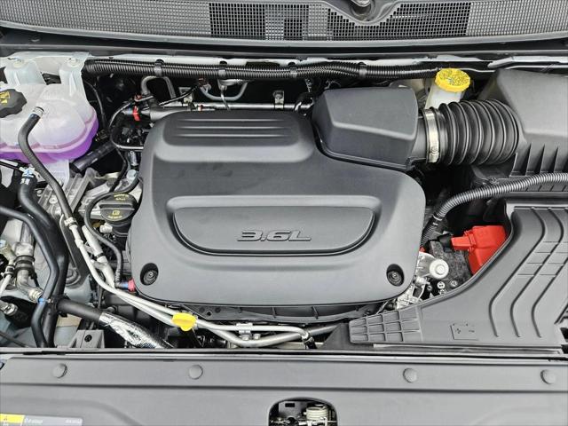 2025 Chrysler Voyager LX