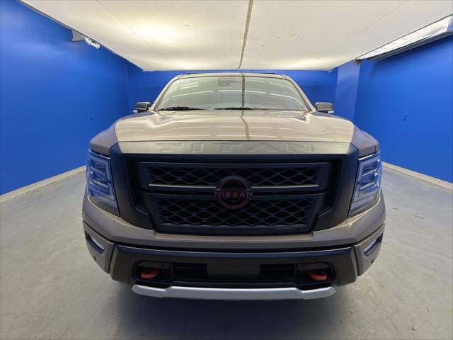 2023 Nissan TITAN Crew Cab PRO-4X 4x4 2023 Nissan TITAN Crew Cab PRO-4X 4x4