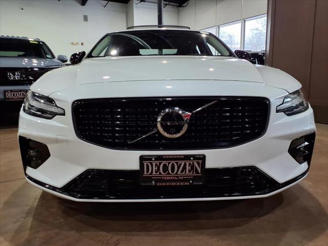 2023 Volvo S60 B5 Plus Dark Theme