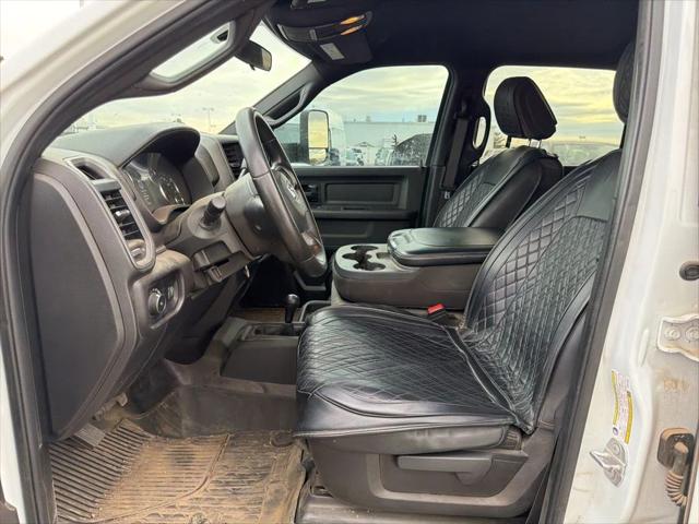 2022 RAM 3500 Tradesman Crew Cab 4x4 8 Box