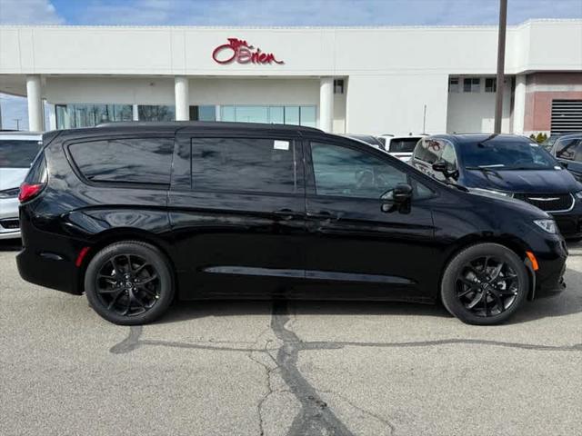 2026 Chrysler Pacifica PACIFICA LIMITED 2026 Chrysler Pacifica PACIFICA LIMITED