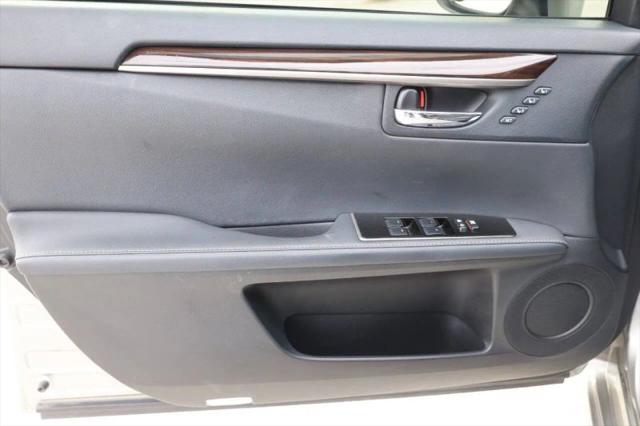 2018 Lexus ES 300h 300h
