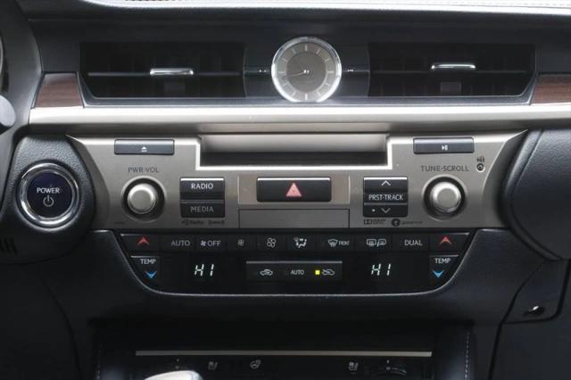 2018 Lexus ES 300h 300h
