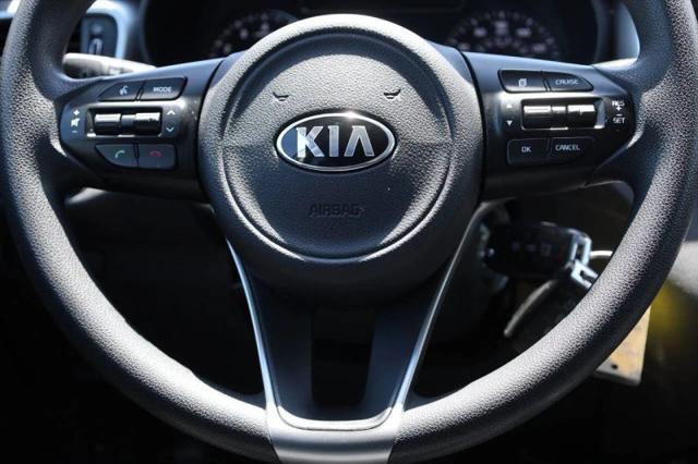 2016 Kia Sorento 3.3L LX