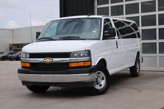 2025 Chevrolet Express Passenger RWD 3500 Extended Wheelbase LT