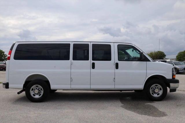 2025 Chevrolet Express Passenger RWD 3500 Extended Wheelbase LT