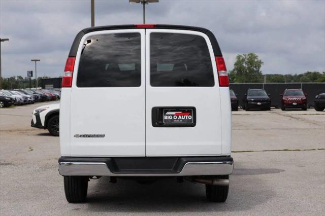 2025 Chevrolet Express Passenger RWD 3500 Extended Wheelbase LT