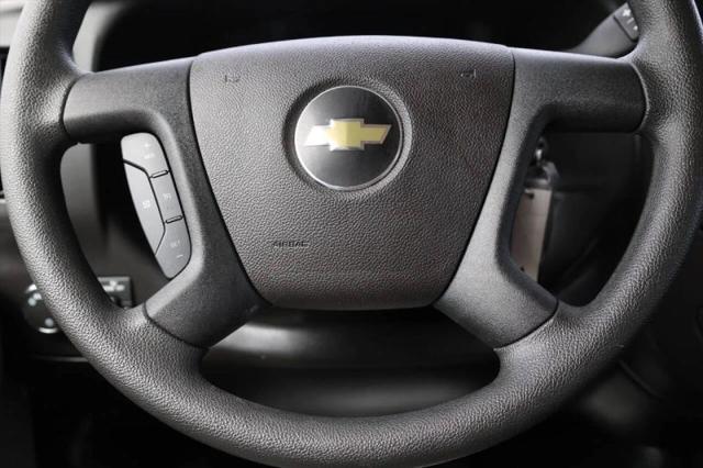 2025 Chevrolet Express Passenger RWD 3500 Extended Wheelbase LT