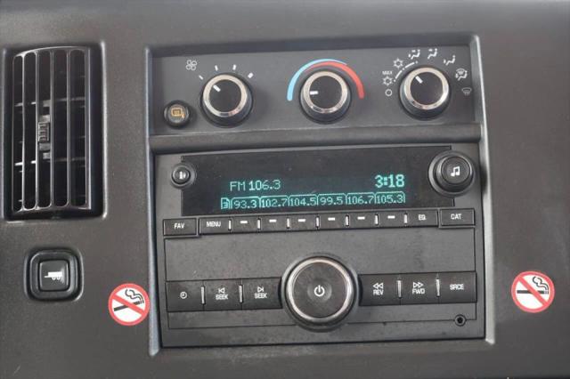 2025 Chevrolet Express Passenger RWD 3500 Extended Wheelbase LT