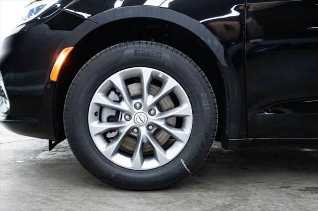2026 Chrysler Pacifica Select AWD