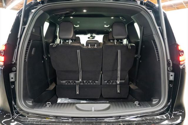 2026 Chrysler Pacifica Select AWD