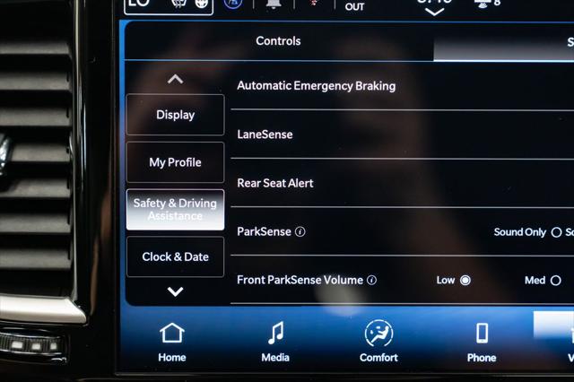 2026 Chrysler Pacifica Select AWD