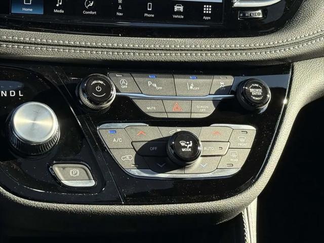 2026 Chrysler Pacifica Limited AWD