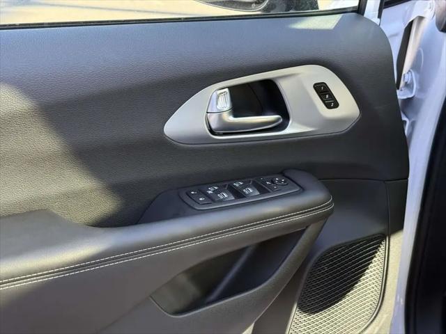2026 Chrysler Pacifica Limited AWD