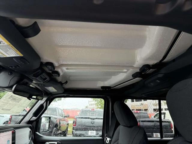 2025 Jeep Wrangler 4-Door Summit 4x4