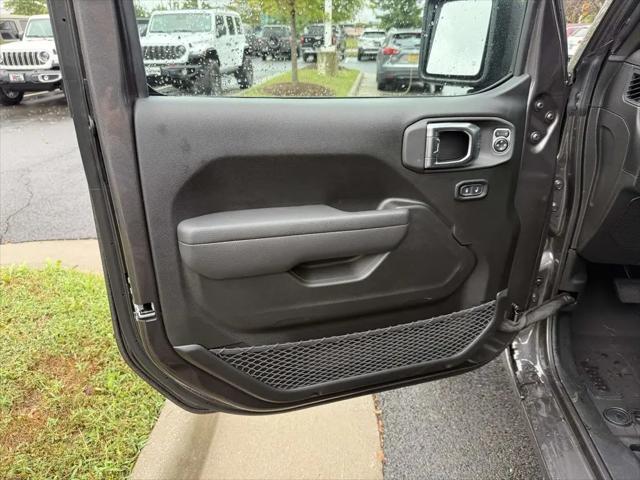 2025 Jeep Wrangler 4-Door Summit 4x4