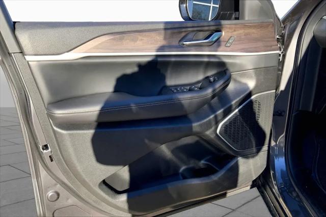 2025 Jeep Grand Cherokee L Limited 4x4