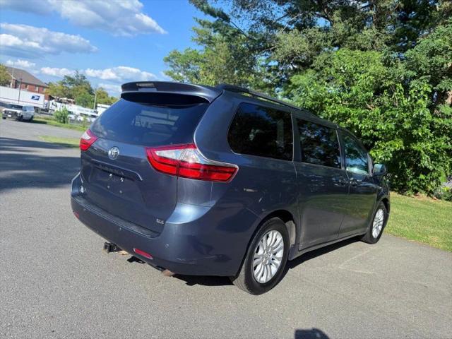 2015 Toyota Sienna XLE 8 Passenger