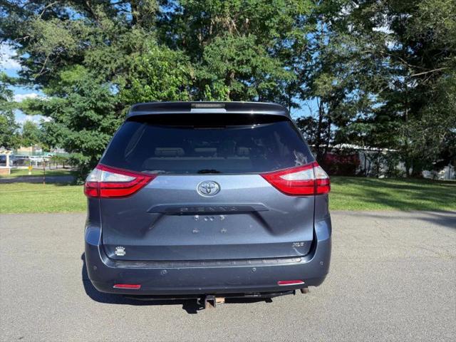 2015 Toyota Sienna XLE 8 Passenger
