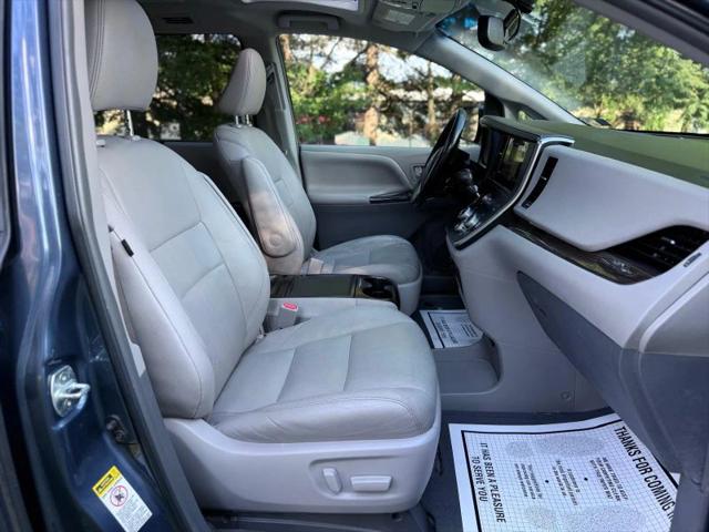 2015 Toyota Sienna XLE 8 Passenger