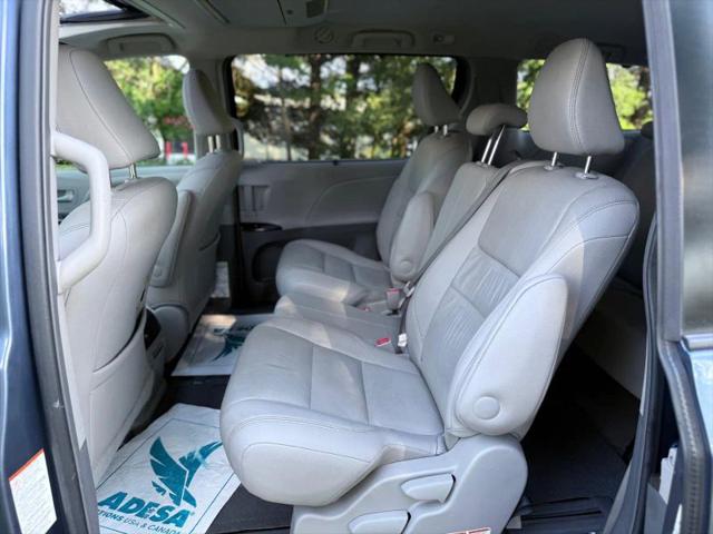 2015 Toyota Sienna XLE 8 Passenger