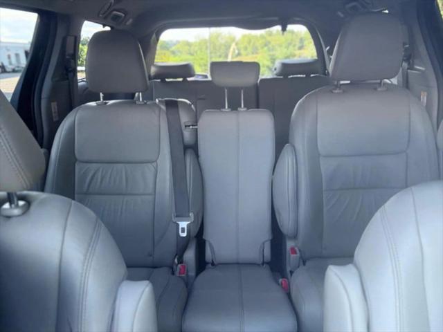 2015 Toyota Sienna XLE 8 Passenger