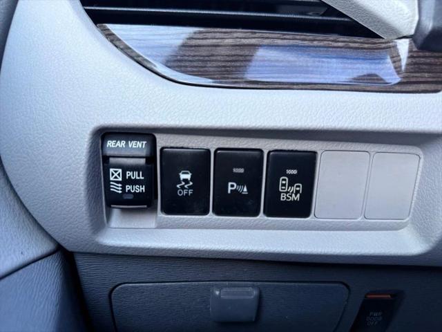 2015 Toyota Sienna XLE 8 Passenger