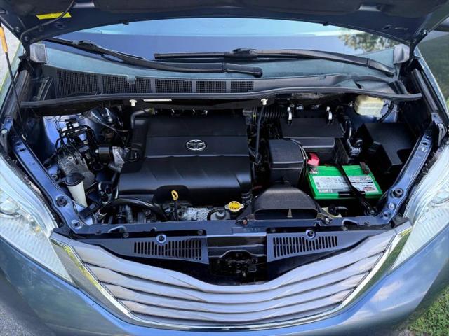 2015 Toyota Sienna XLE 8 Passenger
