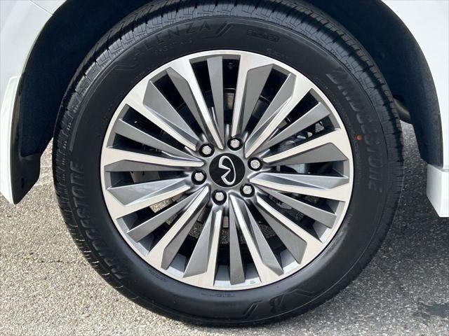 2026 INFINITI QX80 LUXE