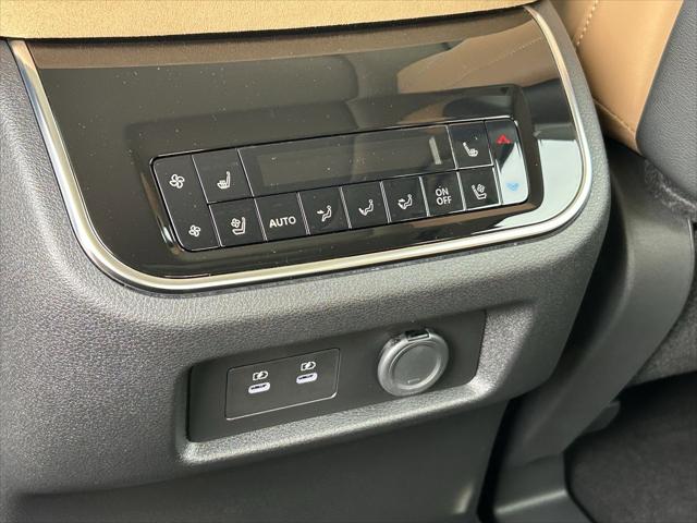 2026 INFINITI QX80 LUXE