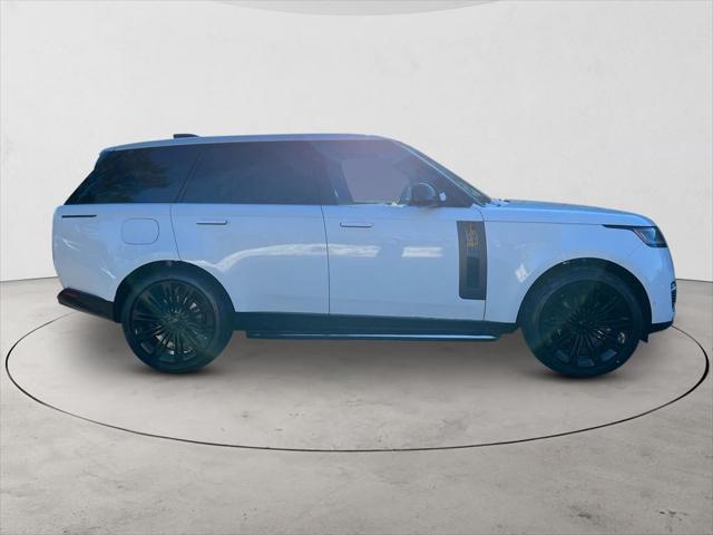 2026 Land Rover Range Rover P615 SV