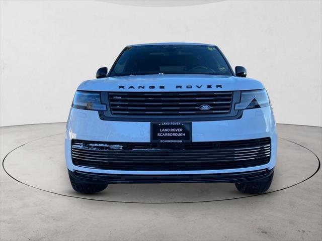 2026 Land Rover Range Rover P615 SV