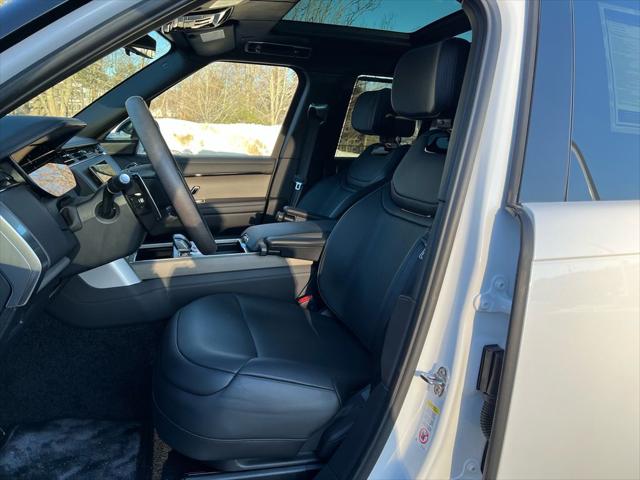 2026 Land Rover Range Rover P615 SV