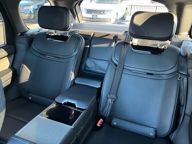 2026 Land Rover Range Rover P615 SV