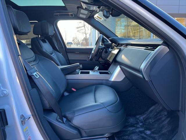 2026 Land Rover Range Rover P615 SV