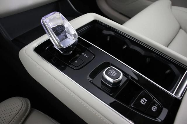 2026 Volvo XC90 Plug-In Hybrid Ultra, T8 AWD, Electric/Gasoline, Bright, 7 Seats
