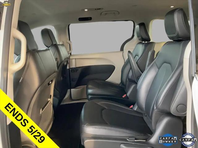 2024 Chrysler Pacifica Hybrid Select