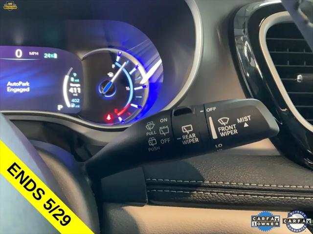 2024 Chrysler Pacifica Hybrid Select