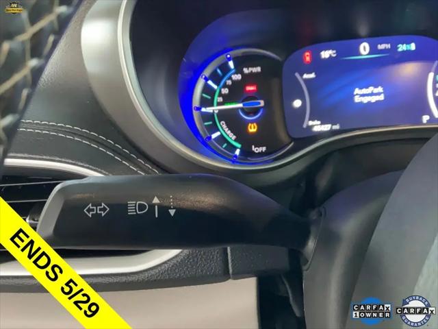 2024 Chrysler Pacifica Hybrid Select