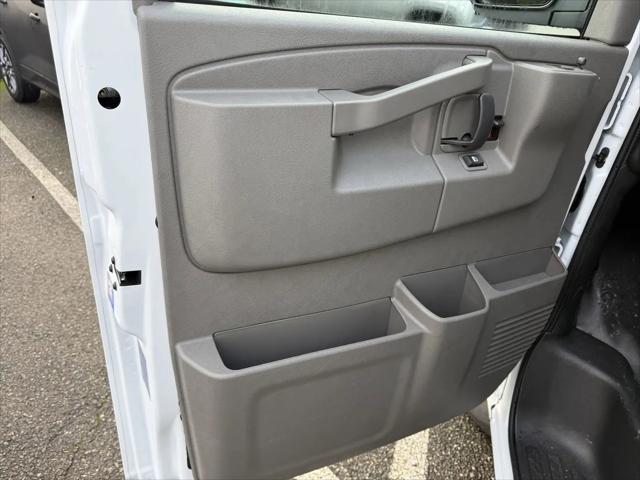 2025 Chevrolet Express Cargo Van RWD 2500 Regular Wheelbase WT
