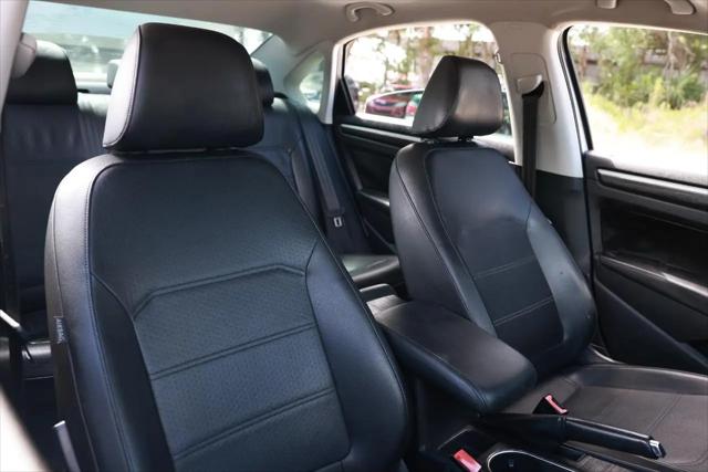 2016 Volkswagen Passat 1.8T SE